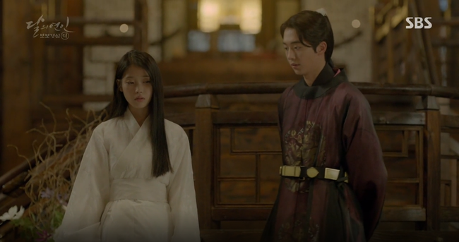 “Moon Lovers”: Lee Jun Ki vừa được IU phong vua đã lập hậu - Ảnh 20.