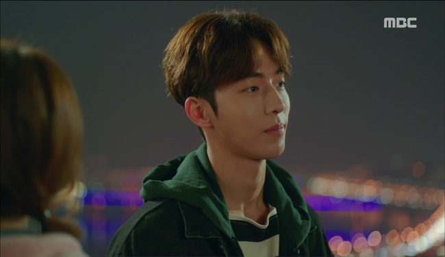 &ldquo;Ti&ecirc;n Nữ Cử Tạ&rdquo;: Ngỡ được Lee Sung Kyung h&ocirc;n, Nam Joo Hyuk đưa mặt hưởng thụ v&agrave; nhận c&aacute;i kết bất ngờ - Ảnh 19.
