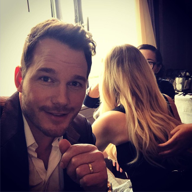 Tình tứ trong Passengers, nhưng Chris Pratt - Jennifer Lawrence ngoài đời lại troll nhau thật bá đạo! - Ảnh 4.