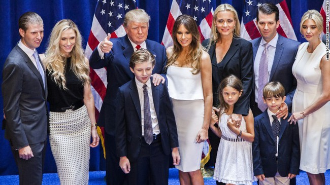 Barron Trump sẽ l&agrave; con trai Tổng thống đầu ti&ecirc;n sống tại Nh&agrave; Trắng trong nửa thế kỷ - Ảnh 1.