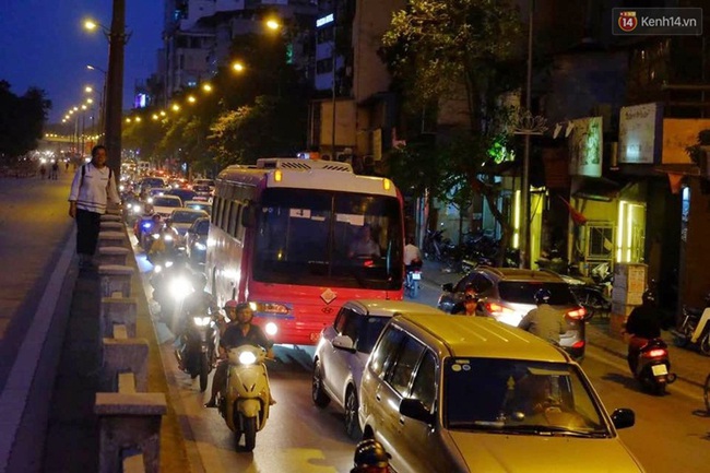 Hà Nội: Đường Kim Mã bị chặn một chiều, chuẩn bị thi công Metro - Ảnh 7.