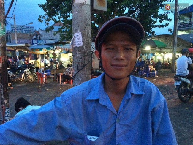 Thêm một tài xế GrabBike ở Sài Gòn bị nhóm xe ôm ở bến xe dằn mặt - Ảnh 4.