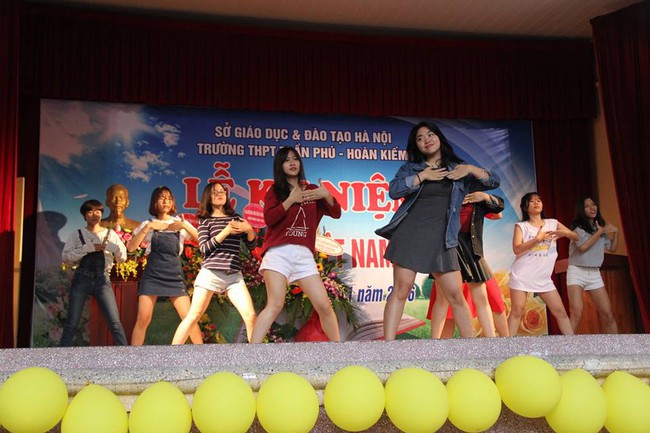Con g&aacute;i Trần Ph&uacute; tổ chức Ng&agrave;y con trai si&ecirc;u vui cho con trai trong trường! - Ảnh 18.