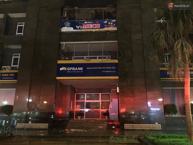 Hà Nội: Cháy trường mầm non ở tòa nhà Vimeco, nhiều người hoảng loạn tháo chạy - Ảnh 5.