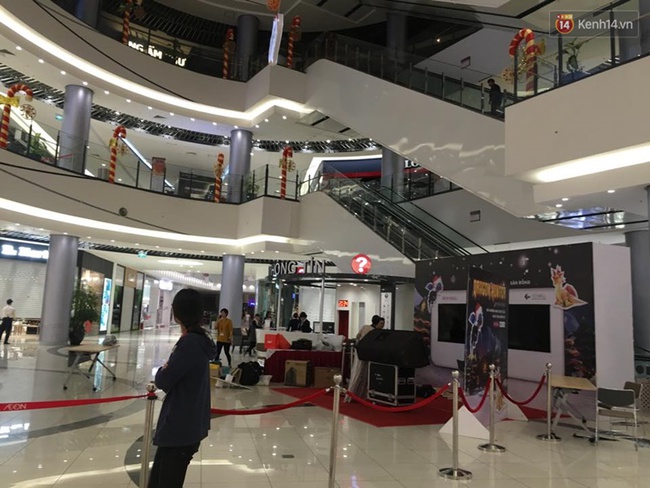 Hà Nội: Sự cố cháy ở khu làng ẩm thực Aeon Mall Long Biên, nhiều gian hàng tạm dừng hoạt động - Ảnh 1.