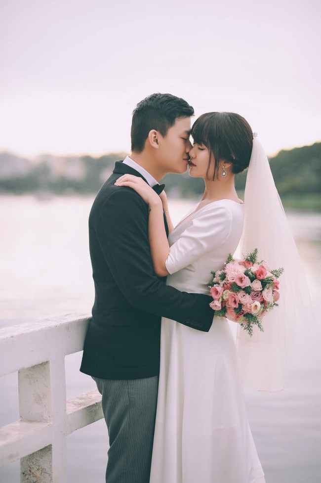 Trọn bộ ảnh cưới giản dị nhưng ngập tràn hạnh phúc của MC Trần Ngọc và 9x xinh đẹp - Ảnh 15.