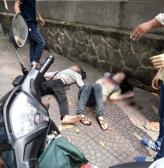 Nam thanh niên dùng dao đâm bạn gái rồi tự sát ở trung tâm Sài Gòn - Ảnh 1.