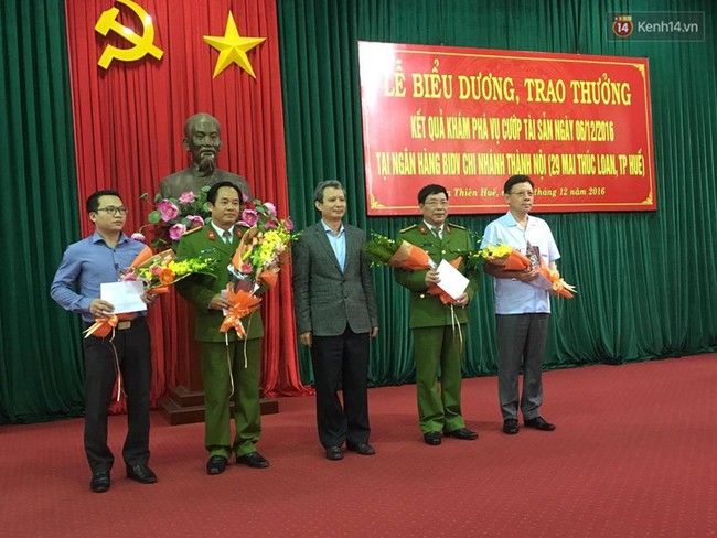 Đối tượng d&ugrave;ng s&uacute;ng cướp ng&acirc;n h&agrave;ng ở Huế để c&oacute; tiền trả nợ c&aacute; độ b&oacute;ng đ&aacute; - Ảnh 1.