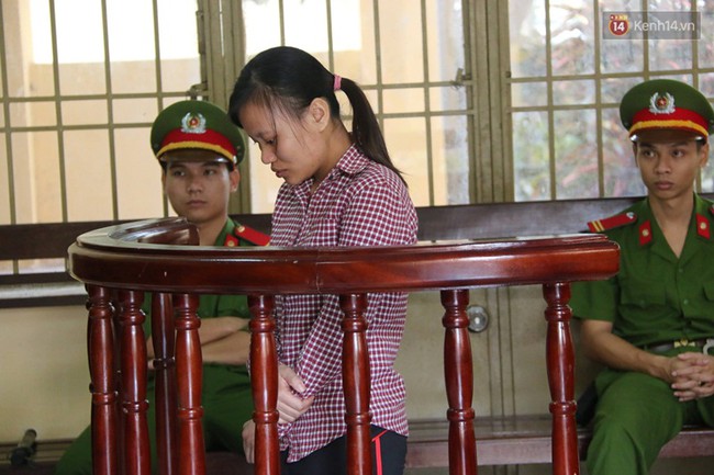 Quảng Nam: C&ocirc; g&aacute;i trẻ r&uacute;t dao đ&acirc;m chết người t&igrave;nh đồng giới 40 tuổi sau c&atilde;i v&atilde; - Ảnh 1.