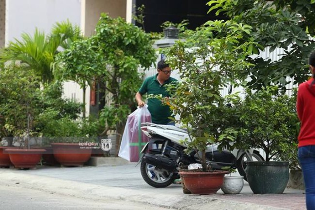 Trấn Th&agrave;nh tranh thủ ăn vội trước khi lễ cưới ch&iacute;nh thức bắt đầu - Ảnh 17.