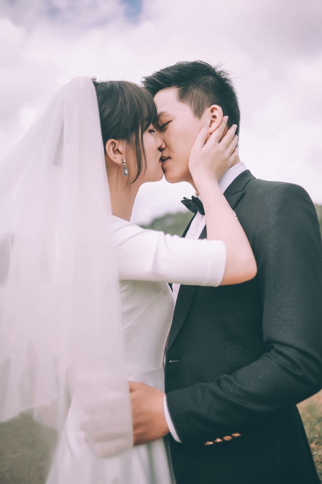 Trọn bộ ảnh cưới giản dị nhưng ngập tràn hạnh phúc của MC Trần Ngọc và 9x xinh đẹp - Ảnh 6.