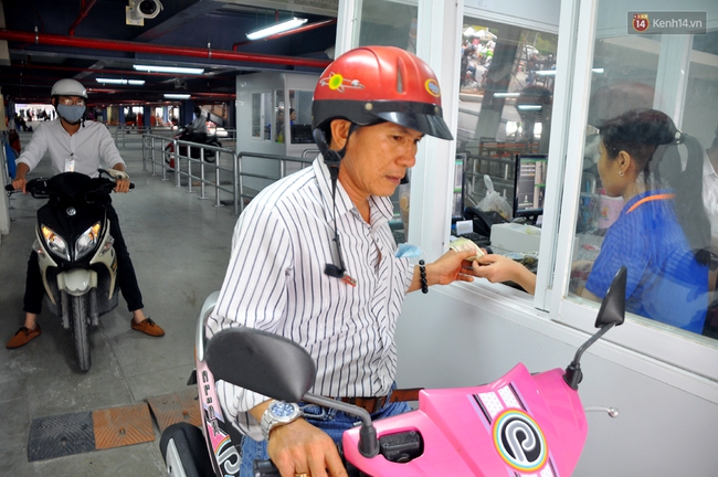 Cận cảnh nhà giữ xe 5 tầng có hệ thống chữa cháy tự động ở sân bay Tân Sơn Nhất - Ảnh 12.