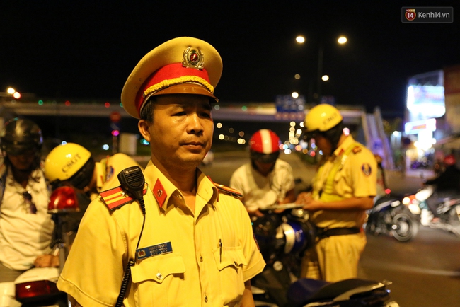 TP. HCM: Ma men bỏ chạy, cầu cứu người th&acirc;n khi CSGT y&ecirc;u c&acirc;̀u th&ocirc;̉i n&ocirc;̀ng đ&ocirc;̣ c&ocirc;̀n - Ảnh 15.
