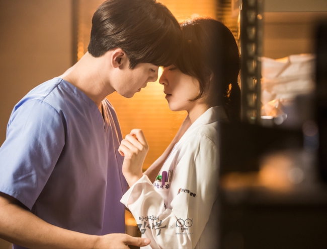Romantic Doctor, Teacher Kim - Ngành Y lại tỏa sức hấp dẫn trên màn ảnh nhỏ Hàn dịp cuối năm - Ảnh 18.