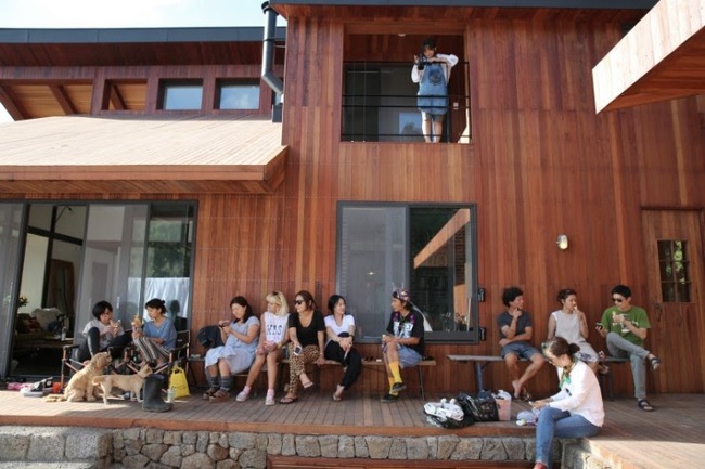 Liên tục bị làm phiền, Lee Hyori bất ngờ chuyển ra khỏi căn nhà mơ ước tại đảo Jeju - Ảnh 2.