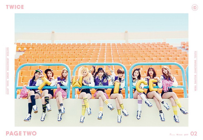 TWICE biến h&oacute;a v&ocirc; v&agrave;n h&igrave;nh tượng trong MV ca kh&uacute;c mới hay dễ sợ! - Ảnh 7.