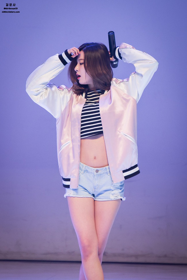 Seulgi (Red Velvet) sexy bí thở trong fancam mặc crop top biểu diễn - Ảnh 8.