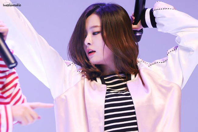 Seulgi (Red Velvet) sexy bí thở trong fancam mặc crop top biểu diễn - Ảnh 9.