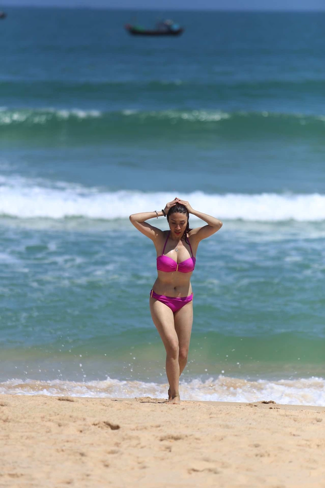 Hương Giang Idol, Pha L&ecirc; đọ d&aacute;ng bốc lửa với bikini - Ảnh 5.