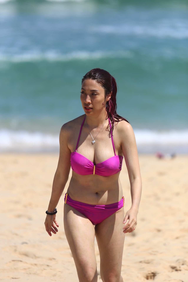Hương Giang Idol, Pha Lê đọ dáng bốc lửa với bikini - Ảnh 6.