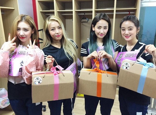 Đại chiến girlgroup h&egrave; 2016: Chị đ&aacute;nh em hay em đ&aacute;nh chị? - Ảnh 1.