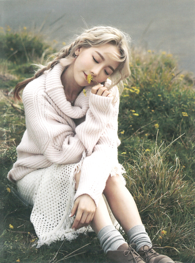 Taeyeon hóa công chúa đại dương trong MV sắp ra lò - Ảnh 1.