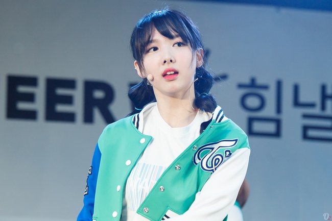 Lộ diện đệ nhất em &uacute;t giả danh của Kpop - Ảnh 2.