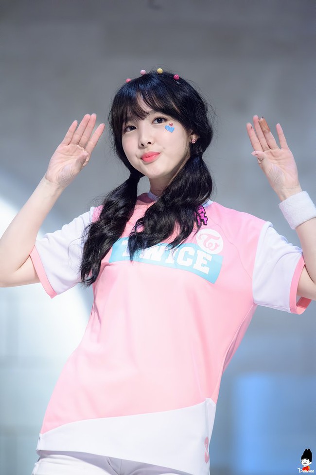 Lộ diện đệ nhất em &uacute;t giả danh của Kpop - Ảnh 16.