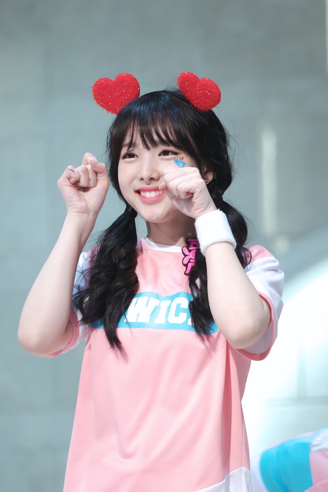 Lộ diện đệ nhất em &uacute;t giả danh của Kpop - Ảnh 17.