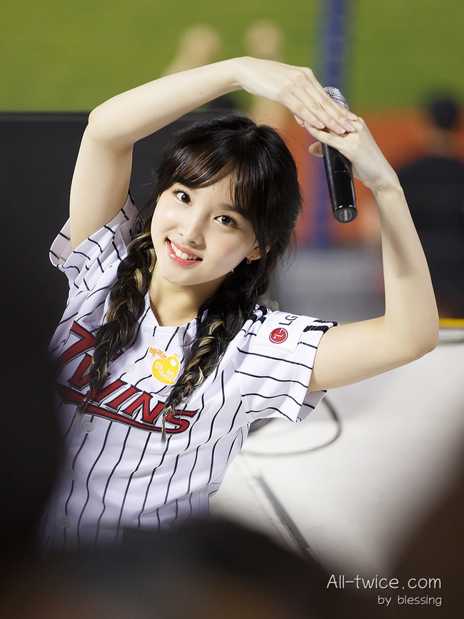 Lộ diện đệ nhất em &uacute;t giả danh của Kpop - Ảnh 20.