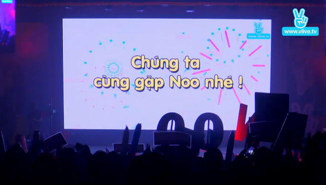 Noo Phước Thịnh bất ngờ ôm và hôn fan nữ tình tứ trong fan meeting - Ảnh 1.