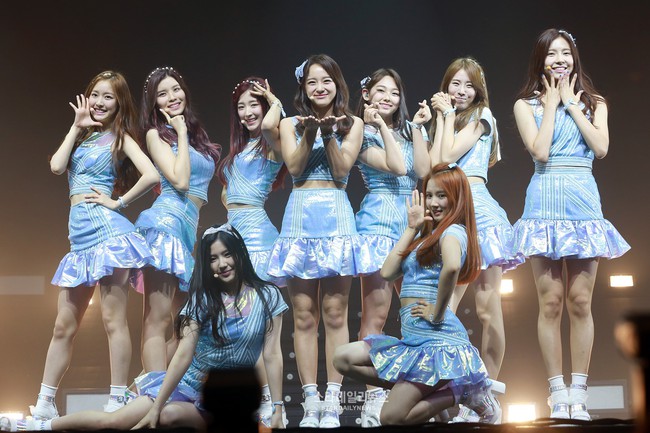Lợi dụng t&ecirc;n tuổi EXO, BTS, TWICE để nổi tiếng, girlgroup t&acirc;n binh ăn đủ - Ảnh 2.