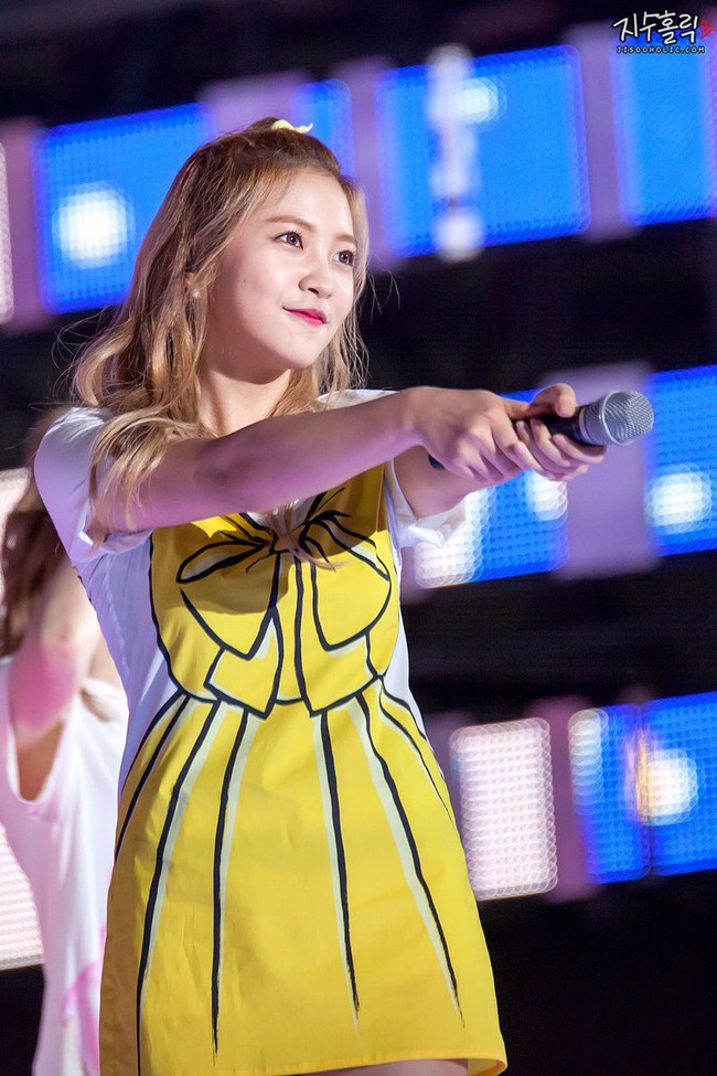 Yeri (Red Velvet) bị khó ở vì sàn sân khấu quá nóng - Ảnh 8.