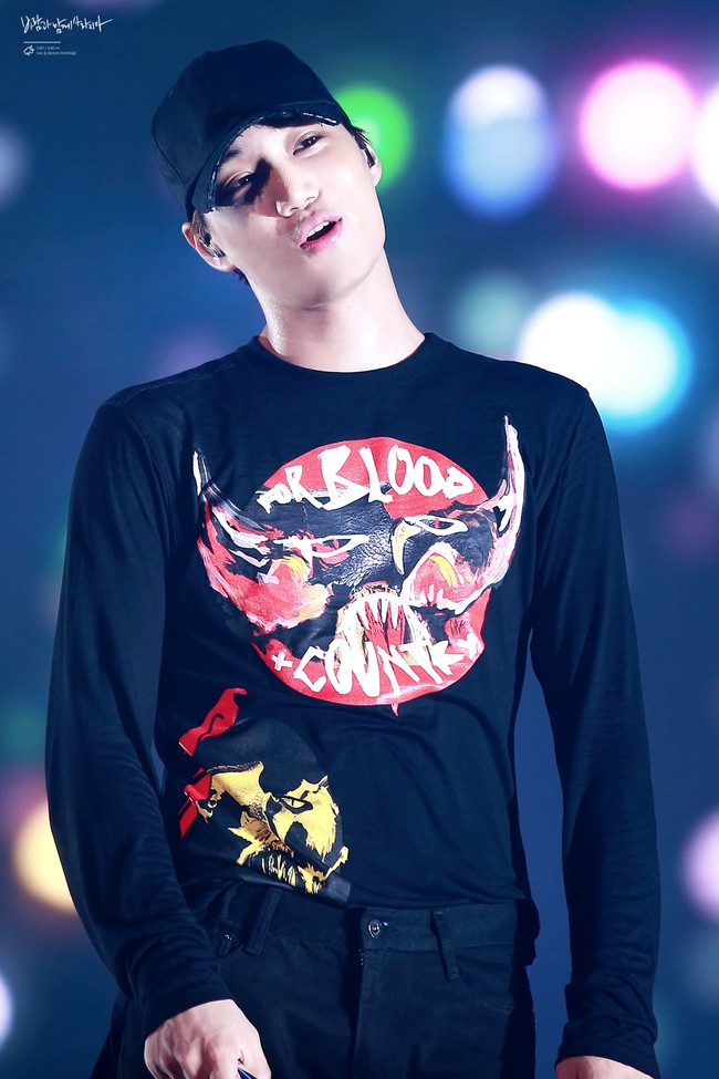 EXO nh&aacute; h&agrave;ng MV mới trong concert khiến fan sướng h&uacute; h&iacute; - Ảnh 5.