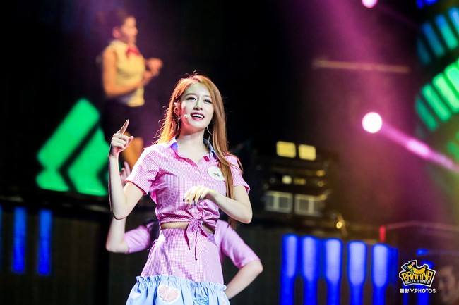 Netizen đổ như chuối trước nhan sắc của Jiyeon trong concert T-ara - Ảnh 6.