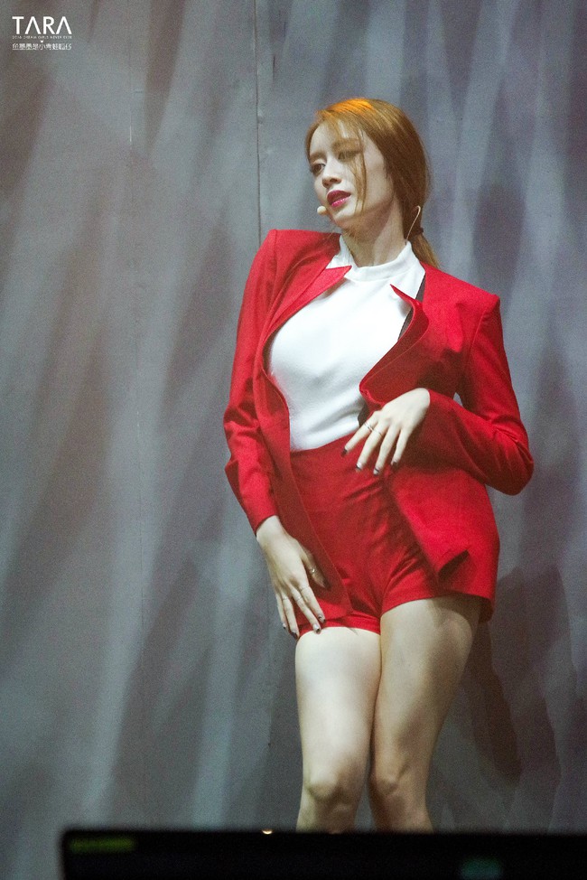 Netizen đổ như chuối trước nhan sắc của Jiyeon trong concert T-ara - Ảnh 11.