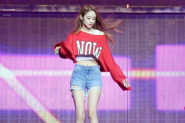 Netizen đổ như chuối trước nhan sắc của Jiyeon trong concert T-ara - Ảnh 14.