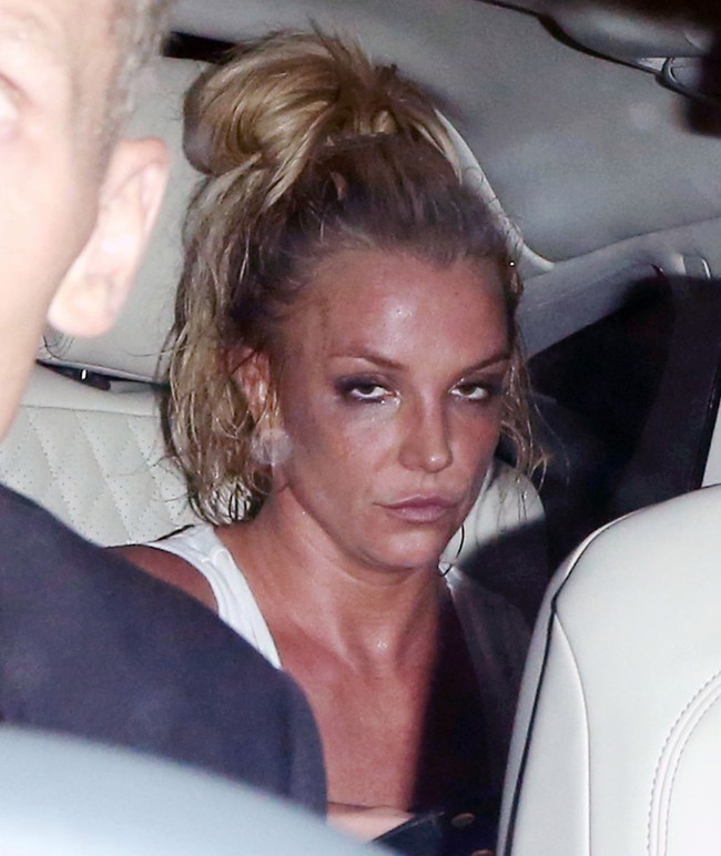 Fan tá hỏa vì gương mặt phờ phạc của Britney sau show diễn 90 phút - Ảnh 1.