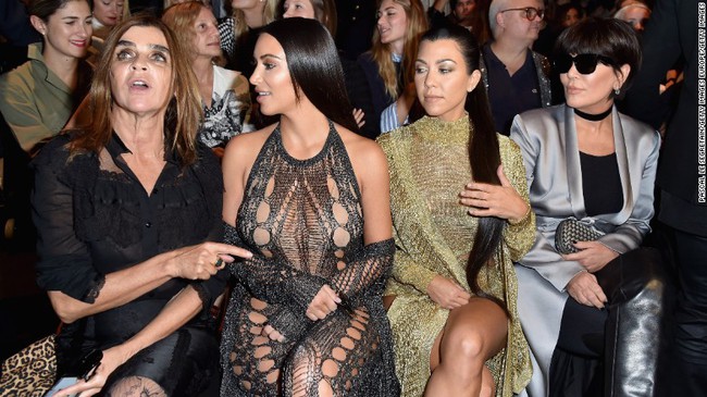 Kim Kardashian bị trói, dọa giết và cướp tài sản trị giá hàng trăm tỷ đồng - Ảnh 3.