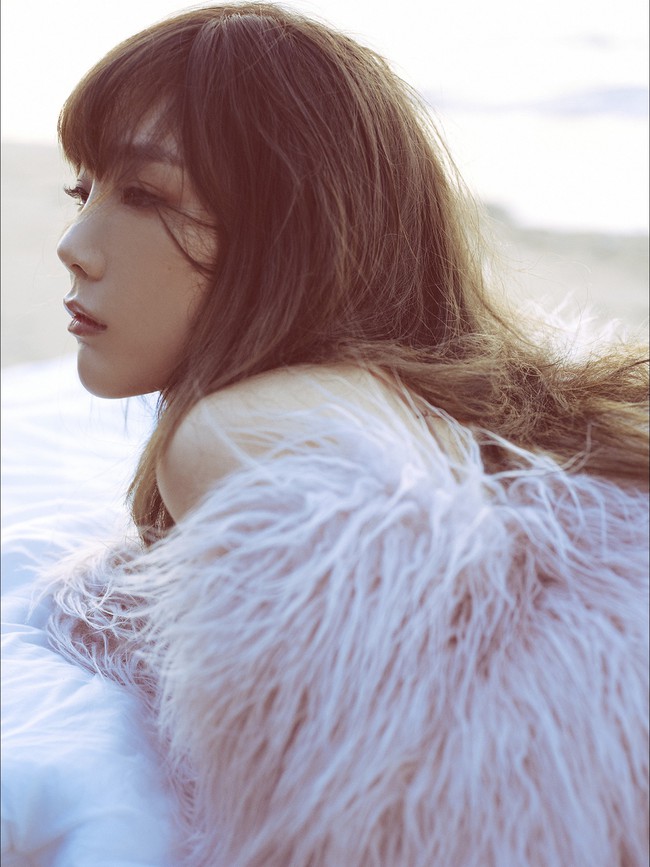 SM tung ảnh nhá hàng solo làm fan Việt giật mình: Taeyeon (SNSD) hay... Hồ Quỳnh Hương? - Ảnh 1.