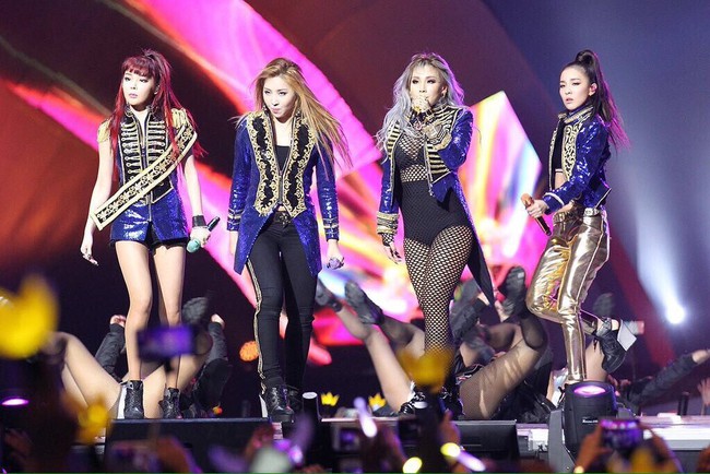 2NE1 tan rã, Taehyun rời WINNER, YG không thèm MAMA hay... không đủ sức? - Ảnh 1.