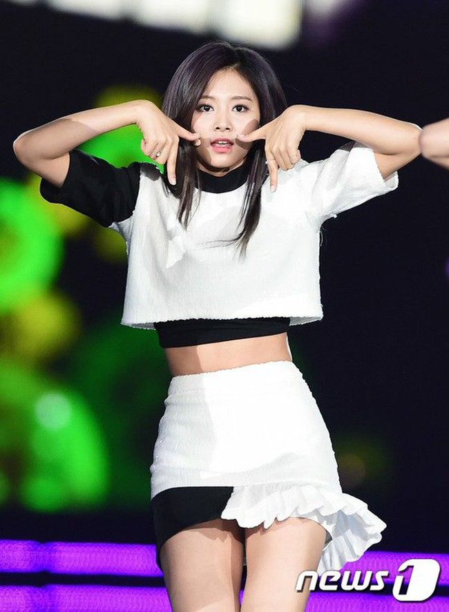 Chi&ecirc;m ngưỡng những h&igrave;nh ảnh cực đẹp của d&agrave;n idolgroup tr&ecirc;n s&acirc;n khấu 2016 Super Seoul Dream Concert - Ảnh 4.