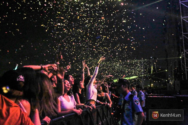 Ravolution tại SG: Alan Walker kh&ocirc;ng như mong đợi, KSHMR kỳ c&ocirc;ng l&agrave;m clip giới thiệu bằng tiếng Việt - Ảnh 19.