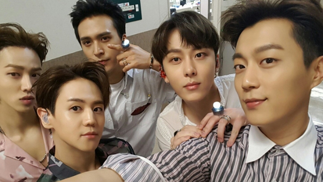 B2ST về nhà mới, chính thức hết lằng nhằng cùng “người yêu cũ” Cube - Ảnh 1.