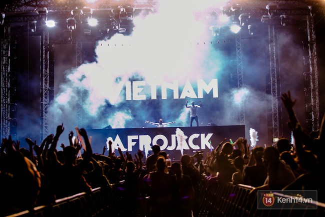 DJ Afrojack cùng dàn nghệ sĩ Việt khuấy động hàng nghìn khán giả trong đêm nhạc EDM - Ảnh 6.