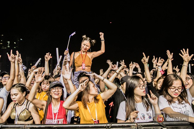 DJ Afrojack cùng dàn nghệ sĩ Việt khuấy động hàng nghìn khán giả trong đêm nhạc EDM - Ảnh 7.