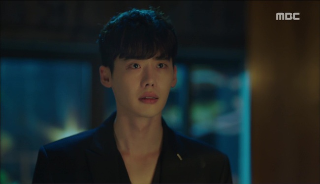 “W”: Lee Jong Suk nã đạn vào chính vị tác giả cha đẻ đã tạo ra mình - Ảnh 25.