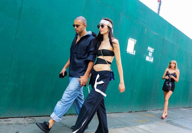Phong c&aacute;ch ph&oacute;ng kho&aacute;ng, thực tế ăn s&acirc;u v&agrave;o m&aacute;u giới mộ điệu thời trang tại NYFW - Ảnh 32.