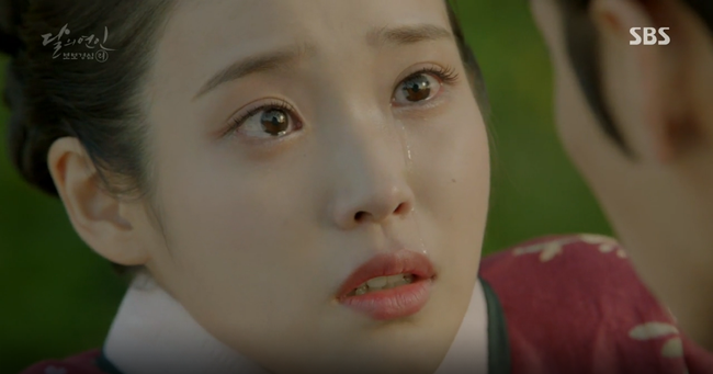 Moon Lovers: Hoàng tử Baekhyun sống chết đòi tự tử để không phải thành thân - Ảnh 21.