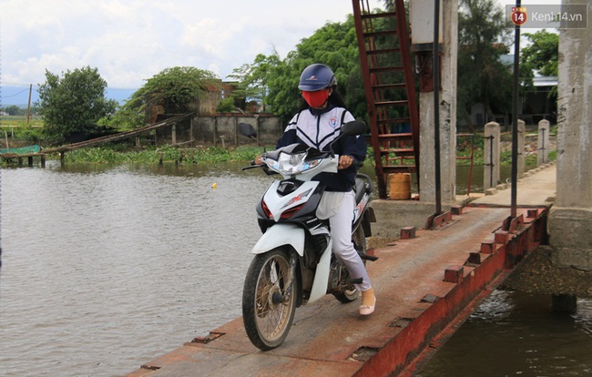 Mỗi ngày có hàng trăm người “diễn xiếc” cùng tử thần trên cầu “Vĩnh biệt” - Ảnh 13.